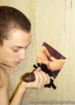 Gloryholesandhandjobs Model