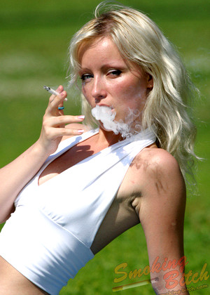 Smokingbitch Model